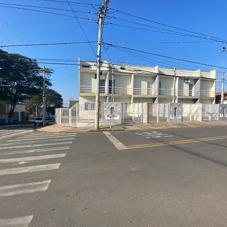 Loft Centro Com Ar Condicionado Charme & Aconchego Villa โบยตูวา ภายนอก รูปภาพ